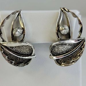 Vintage SARAH COVENTRY SILVER TONE CLIP ON EARRINGS LARGE LEAVES Dot Trim